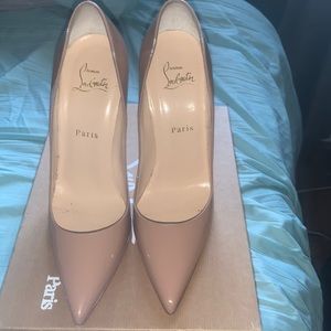 So Kate louboutin. Worn 1x color nude really good condition